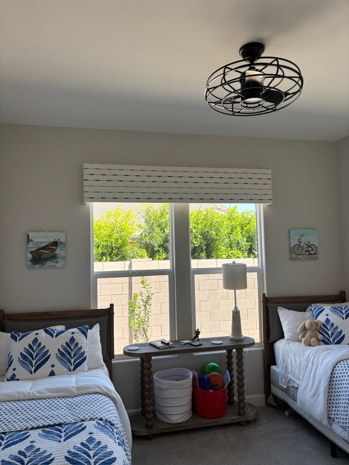 Bedroom cornice box with horizontal pattern